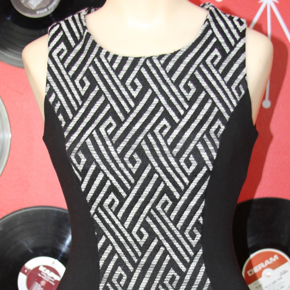 Black and White patterned Bodycon Dress XS